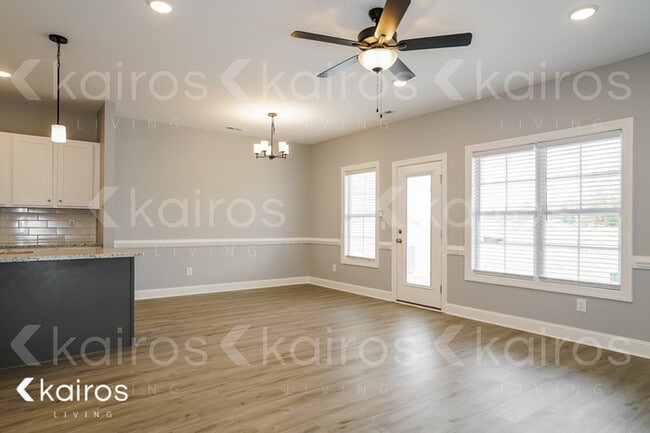 Building Photo - 3708 Oak Leaf Wy
