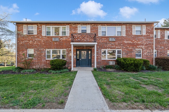 Building Photo - Parkside Apartments