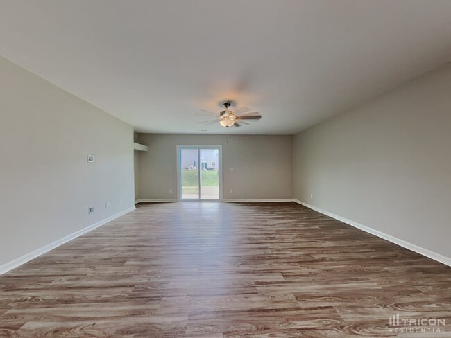 Building Photo - 2430 Dewey Creek Ln