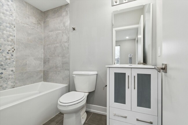 Foto del edificio - 649 N 35th