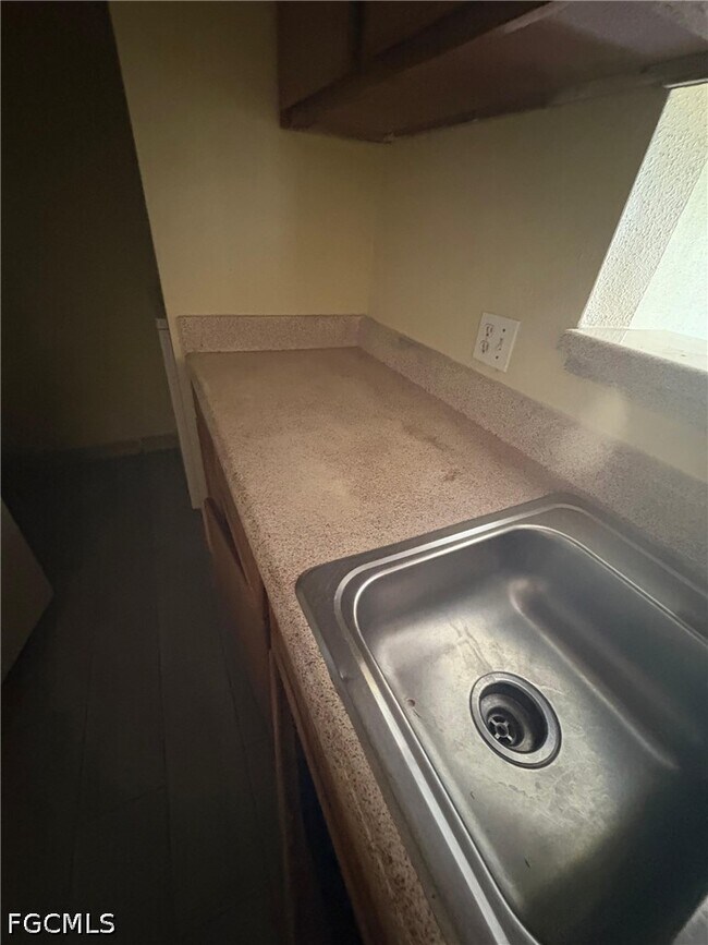 Foto del edificio - 2865 Winkler Ave