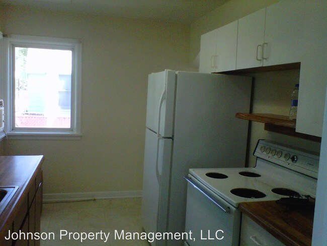 Building Photo - 108 E Hoffman Ave