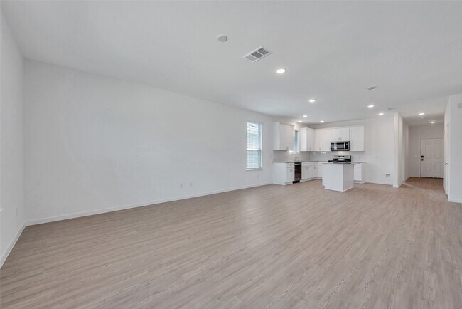 Building Photo - 339 Lippizan Dr