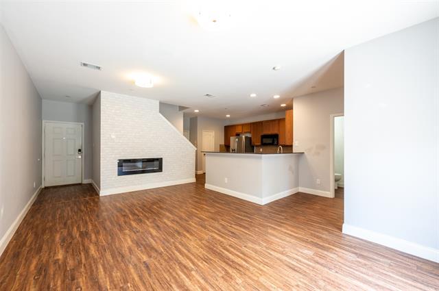 Building Photo - 6376 Hill Creek Dr