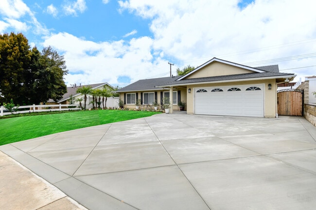 Foto del edificio - 901 Carlson Dr