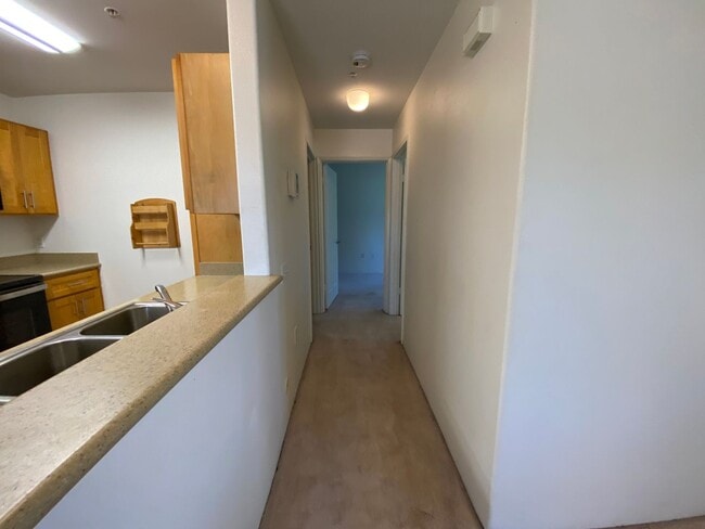 Building Photo - 91-1009 Kamaaha Ave #505