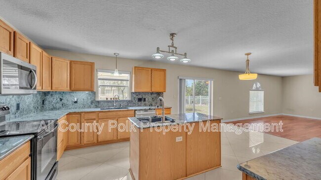 Foto del edificio - 5060 Spanish Oaks Blvd