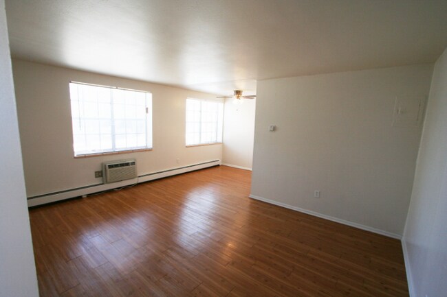 Building Photo - 2035 S Josephine St