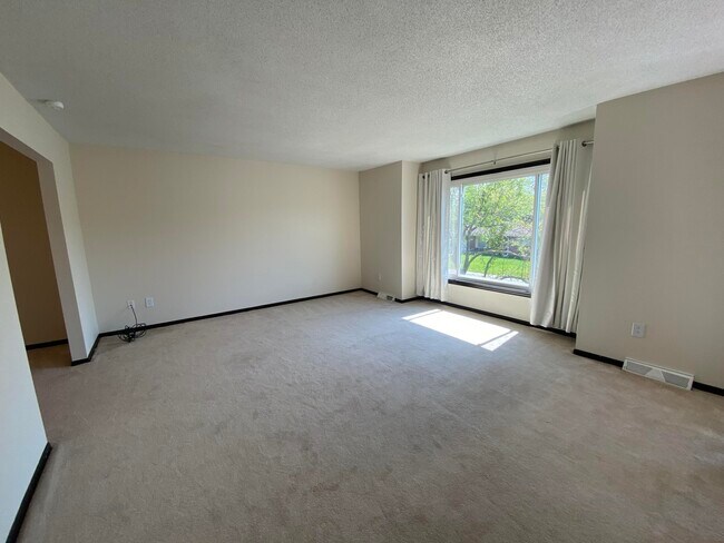 Building Photo - 1601 El Chaparral Ave