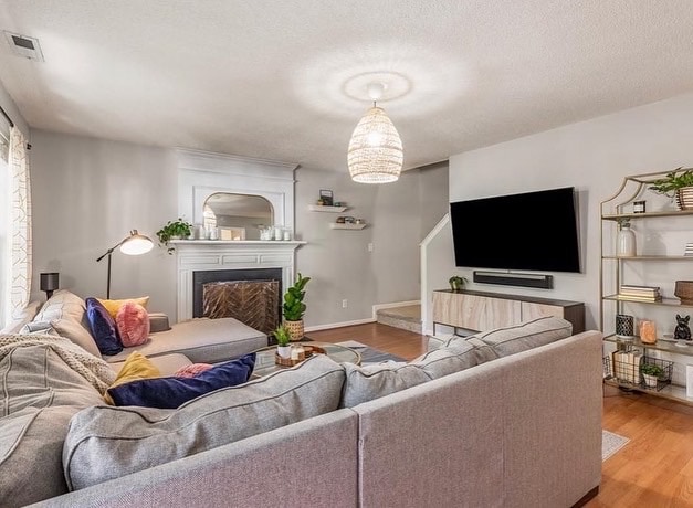 Building Photo - Room in Single Family Home on Wiltshire Pl
