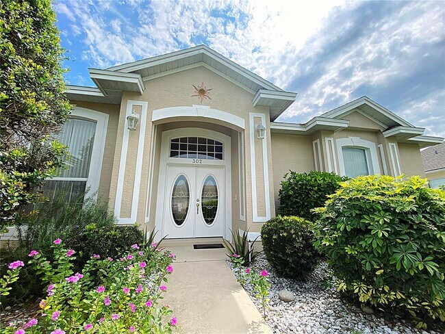 Foto del edificio - 302 Ruby Lake Ln