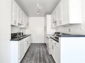 Building Photo - 5414 Newcastle Ave