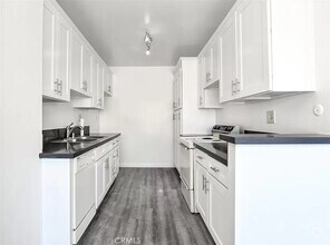 Building Photo - 5414 Newcastle Ave