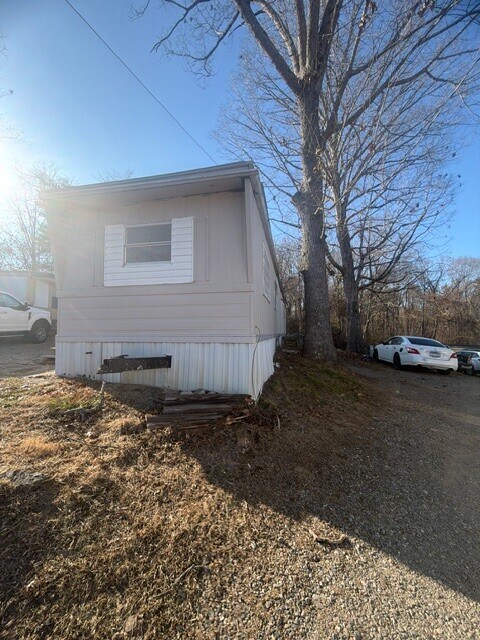 Building Photo - 1075 Sweeten Creek Rd