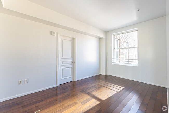 2BR, 2BA - 1,023SF - PRIMARY BEDROOM - Chester Williams Building