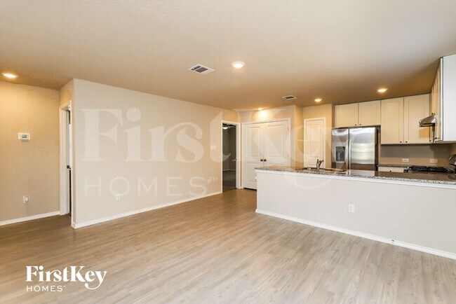 Building Photo - 10802 Prusiner Dr