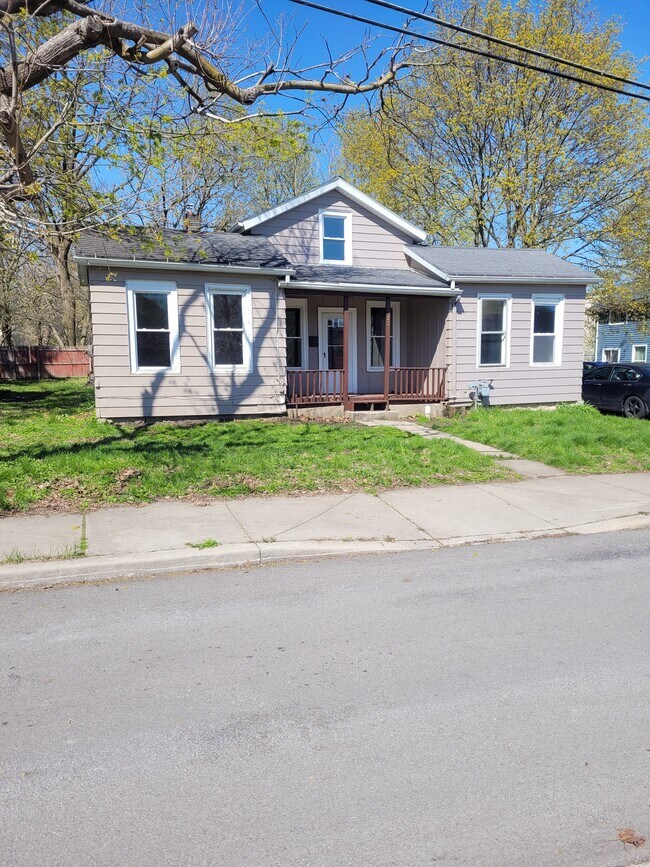 Building Photo - 23 Pleasant St