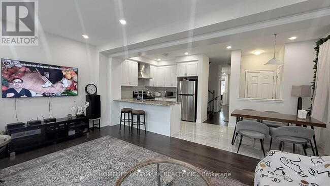 Building Photo - 66 Haskins Cres