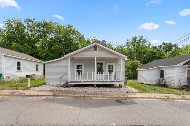 Building Photo - 439 Davis St