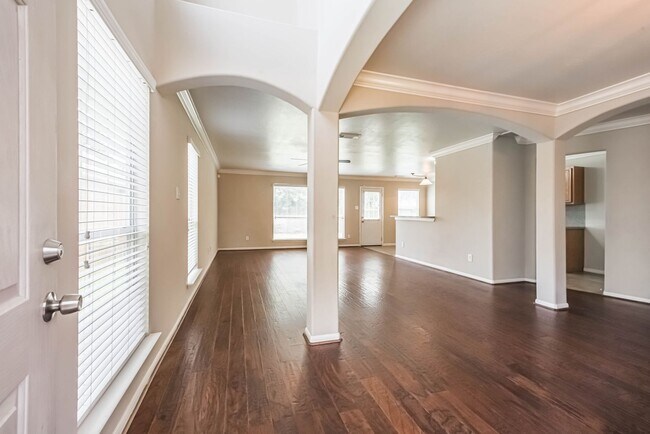 Foto del edificio - Immaculate 2 story home in Highland Creek ...