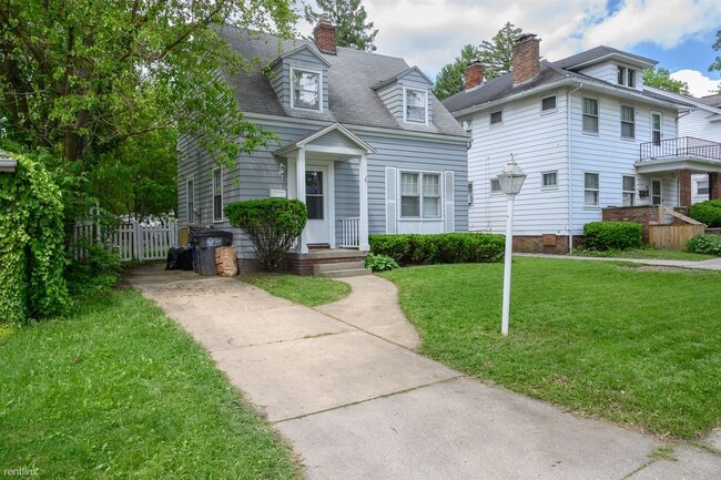 Building Photo - 2 br, 1.5 bath House - 1944 Christie Street