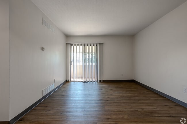 Interior Photo - Londondale Village
