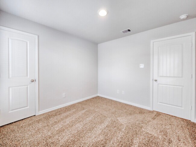 Foto del edificio - 6130 Darlington Ave