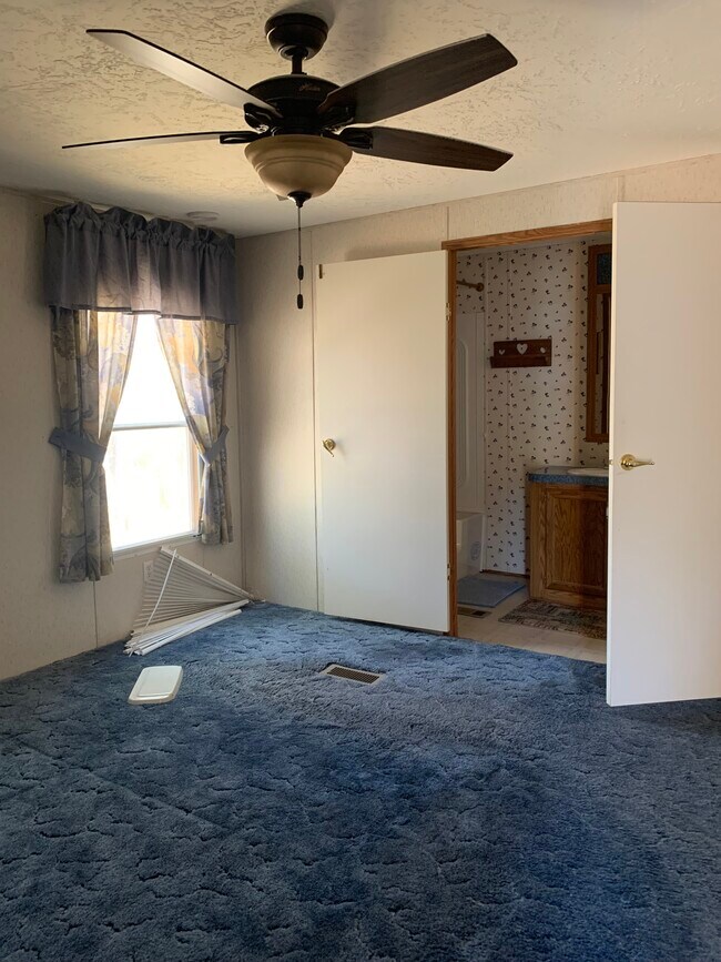 Foto del edificio - 1996 Fleetwood Lot 10