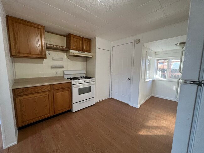 Building Photo - 112 5th St SW