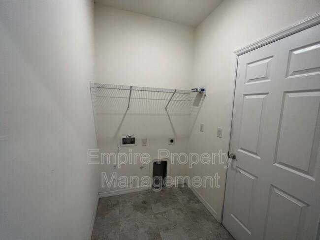 Building Photo - 161 Antis Dr