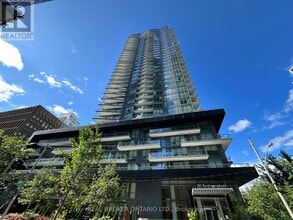 Building Photo - 30-330 Roehampton Ave