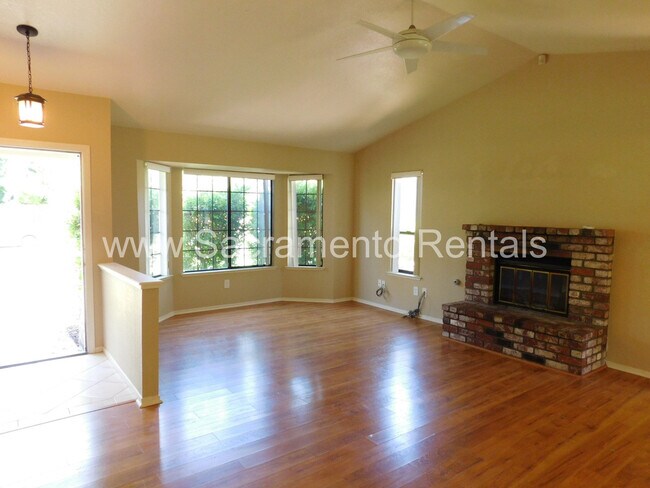 Building Photo - Charming Fair Oaks 3bd/2ba Home near Fair Oaks & San Juan Ave