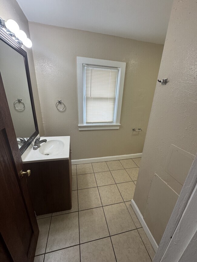 Building Photo - 2345 Airport Hwy