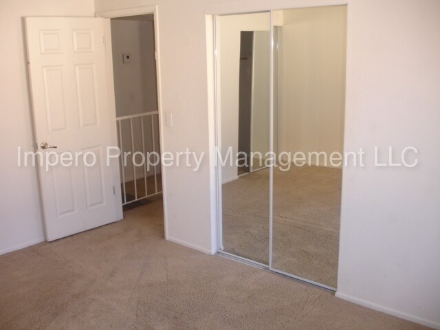 Building Photo - 1322 N 85th Pl