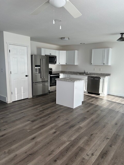Foto del edificio - 2740 L St SW