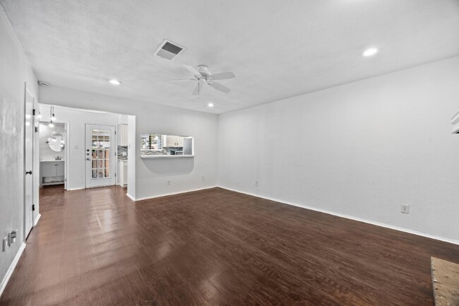 Foto del edificio - 802 Banister Ln