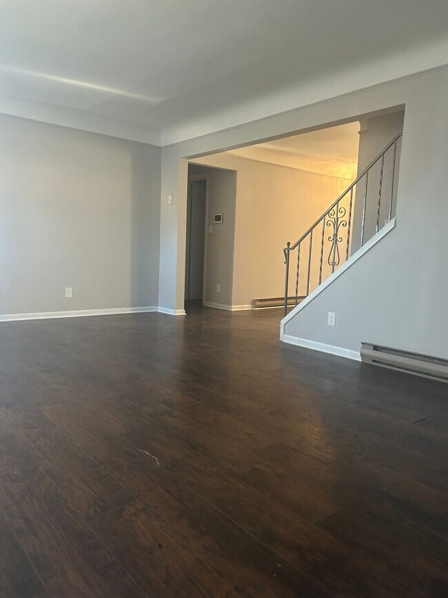Foto del edificio - 3 bedroom, 3 bath single family home in So...