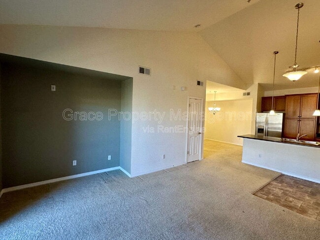 Building Photo - 10056 W Unser Dr