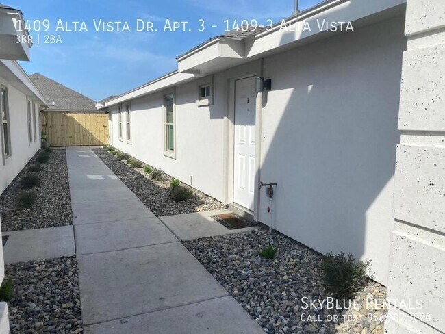 Building Photo - 1409 Alta Vista SIGN, 1409-3 Alta Vista