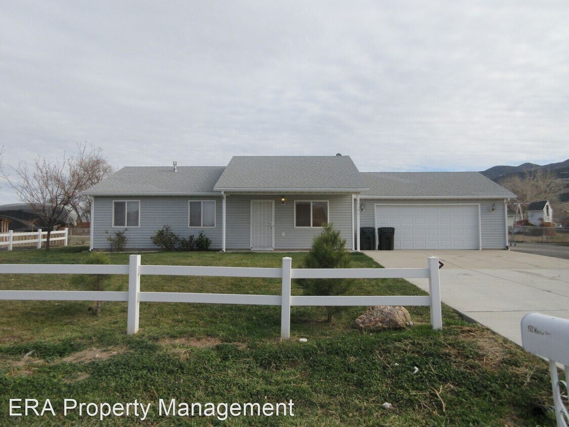 3 br, 2 bath House 4592 N Marshal Trail House Rental in Enoch, UT