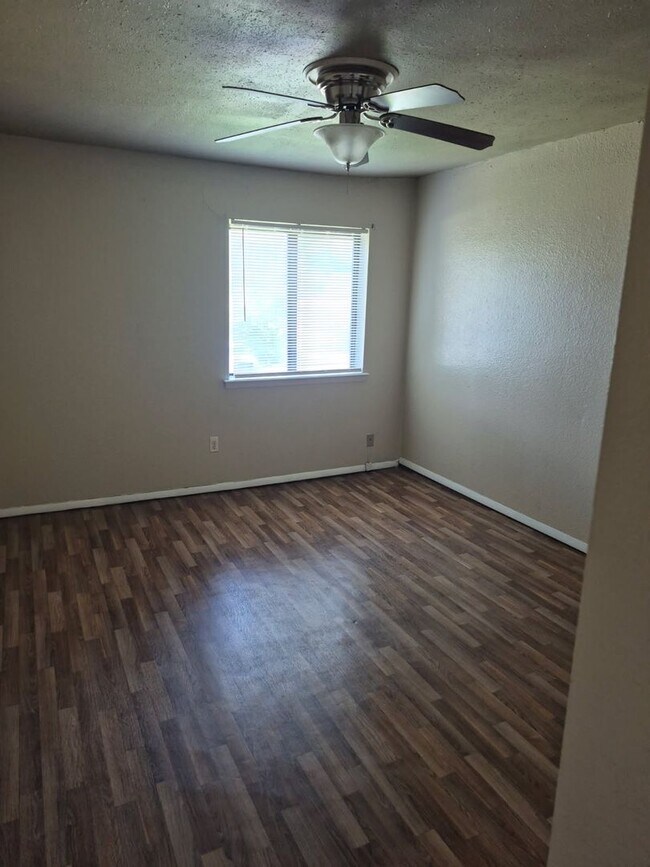 Foto del edificio - 5919 E 33rd Ct