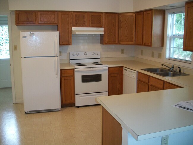 Building Photo - 314 Brooks St