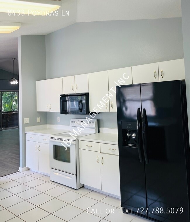 Foto del edificio - 8433 Poydras Ln