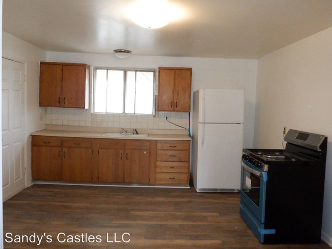 Building Photo - 545 Wilson Ave