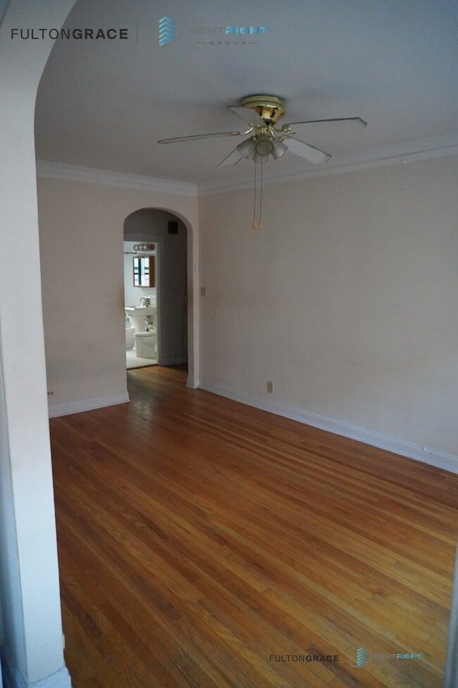 Building Photo - 5018 N Lincoln Ave