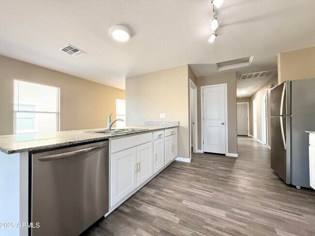 Foto del edificio - 1036 W Verde Ln