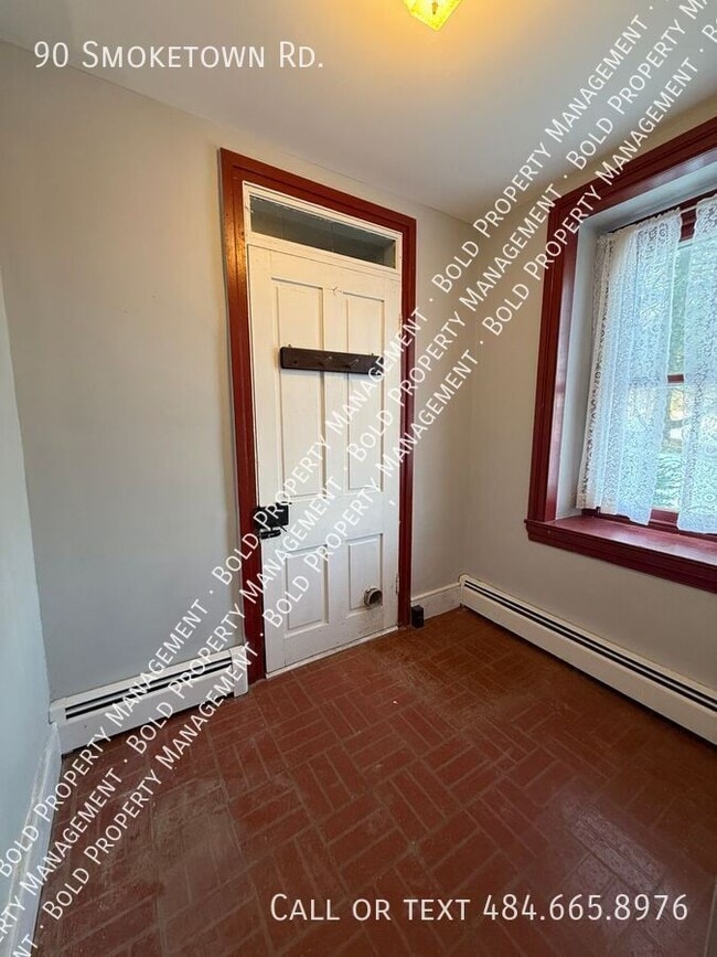 Building Photo - 90 Smoketown Rd