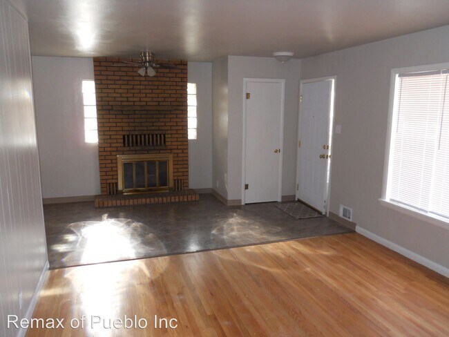 Foto del edificio - 3 br, 1 bath House - 1920 Hollywood Dr.