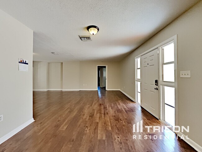 Foto del edificio - 104 New Hope Road Brandon FL