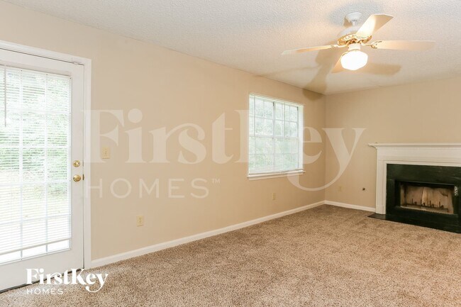 Foto del edificio - 993 Cherry Laurel Dr
